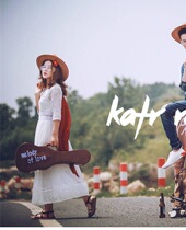 New Korean Exterior View Photo Photography Props Creative Brigade Beat 100 hitchhiking themed art outscene Scape Guitar Case