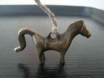 A2285 Qing Dynasty brass carving pony sculpture pendant pulp shape is very good top pendant