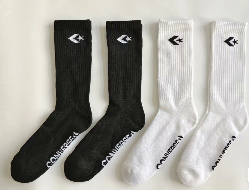 Converse Black and White Terry Bottom Long Cotton Socks, Original Packaging, Warm and Comfortable, Two Pairs in One Card 70% off Out Converse Black and White Terry Bottom Long Cotton Socks, Original Packaging, Warm and Comfortable, Two Pairs in One Card 70% off Out