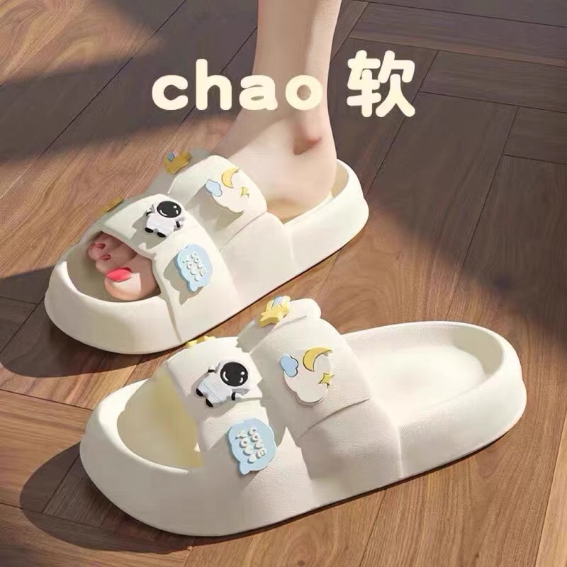 Women's Summer Cartoon Astronaut Slippers with a Stepping-On-Clouds Feel, Indoor Couple's Home Bath Non-Slip Thick-Soled Slippers for Home and Outdoor Use Women's Summer Cartoon Astronaut Slippers with a Stepping-On-Clouds Feel, Indoor Couple's Home Bath Non-Slip Thick-Soled Slippers for Home and Outdoor Use