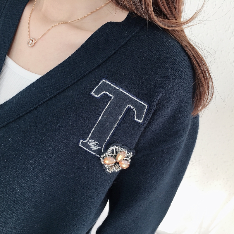 TEENIE2019 gấu mùa xuân mẫu thư nữ áo len cổ chữ V áo len cardigan TTCK91180W - Áo len cổ chữ V áo len cổ tim