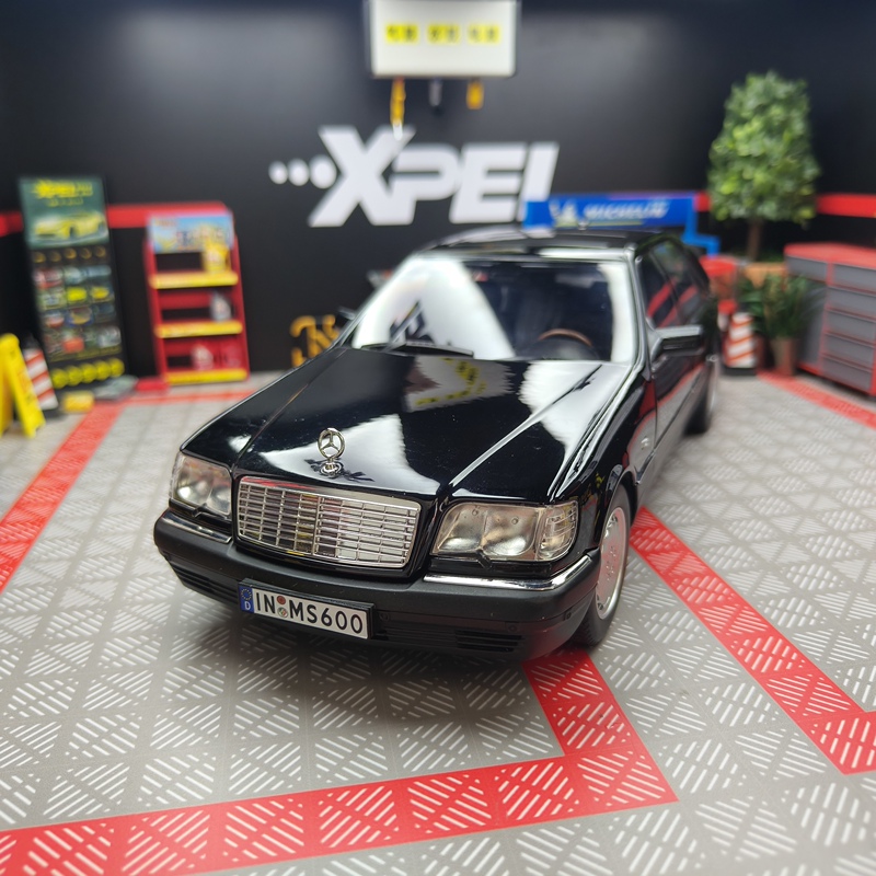 Mercedes S600 Old Model Tiger Head Original Factory Car Model 1:18 Scale, Alloy Material, Fully Openable Doors, Collectible Display Model Gift