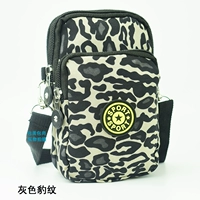 Серый леопардовый принт