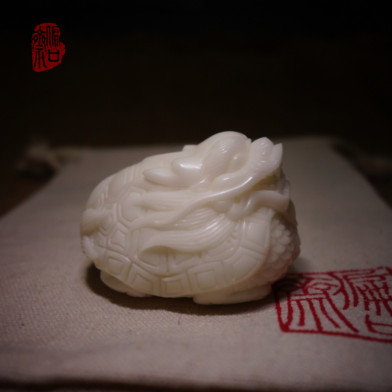 Piankouzhai's new ivory fruit dragon turtle hand-carved handle pieces desk ornaments return home