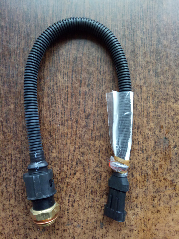 Yutong Bus Parts Fan Clutch Temperature Control Switch Water Temperature Sensor Temperature Controller with Wiring Harness Yutong Bus Parts Fan Clutch Temperature Control Switch Water Temperature Sensor Temperature Controller with Wiring Harness