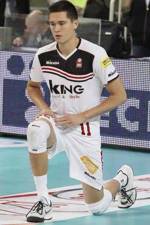 Spot a set of special offers for the Italian men's Volleyball League Modina men's lineup