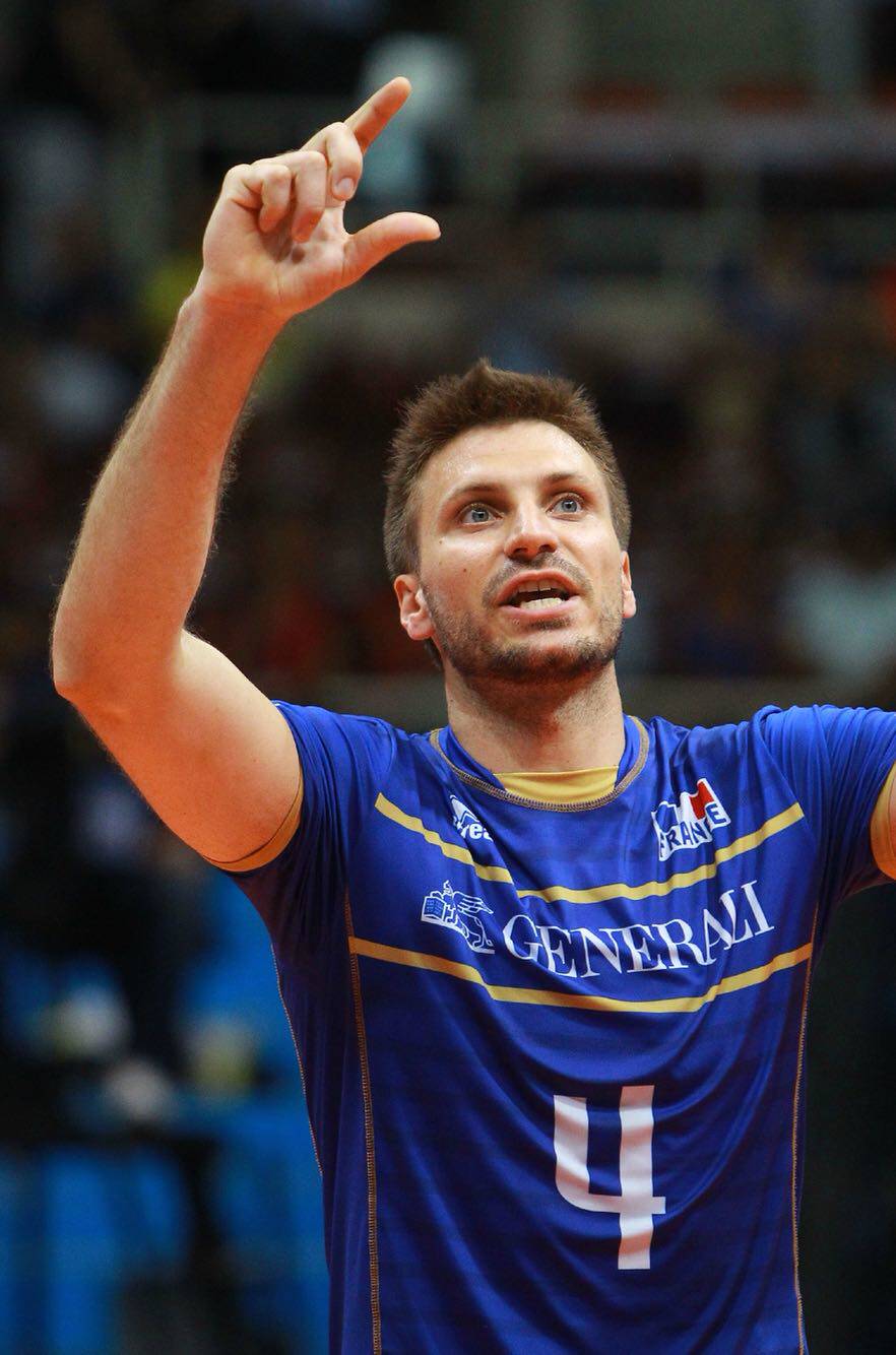 Spot a set of simmering French men's national team uniforms with plenty of custom-made offers