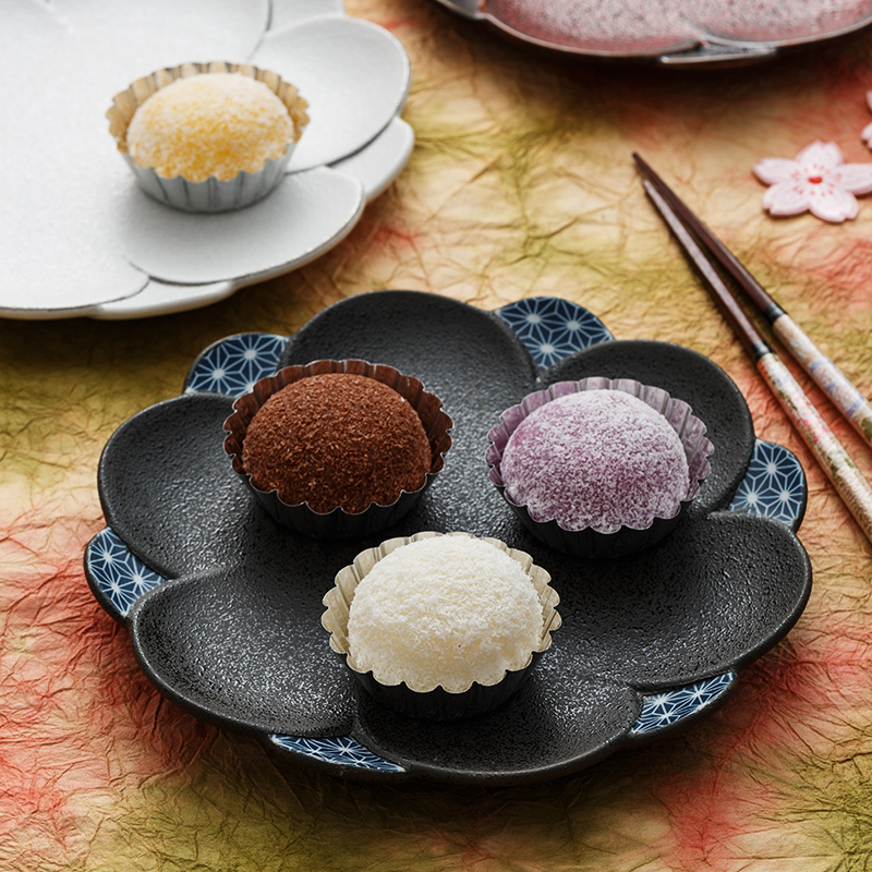 Kaiseki Japanese sushi plate dessert plate, plate ceramics material dishes creative flower shaped plates imported from Japan