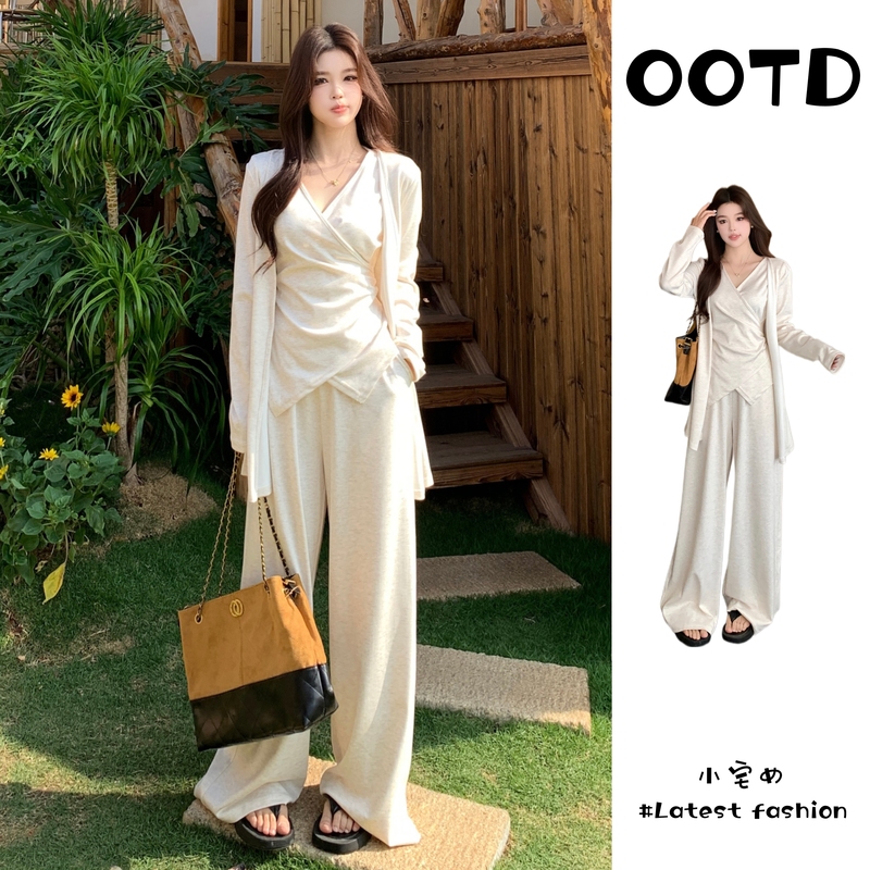 Plus-Size Fat Girl Looks Great in a Korean-Style Simple Suit for Women, 2026 Spring, Complete Set of Three Pieces with a Relaxed Feel