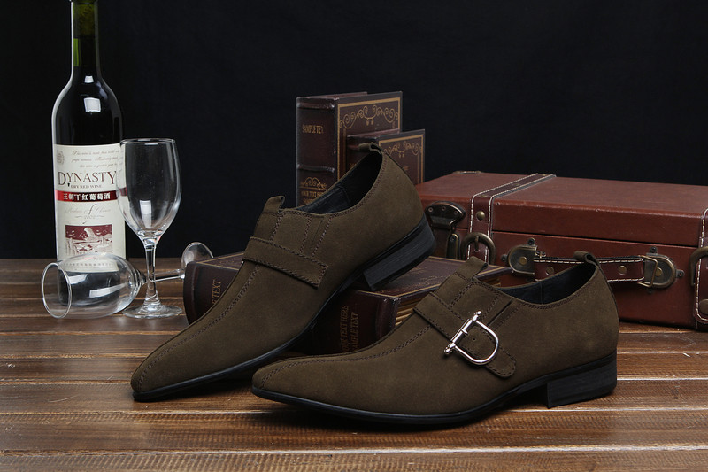 Personality frosted pointed-toe shoes men's buckle European version British suede coffee pigment people suede thin section