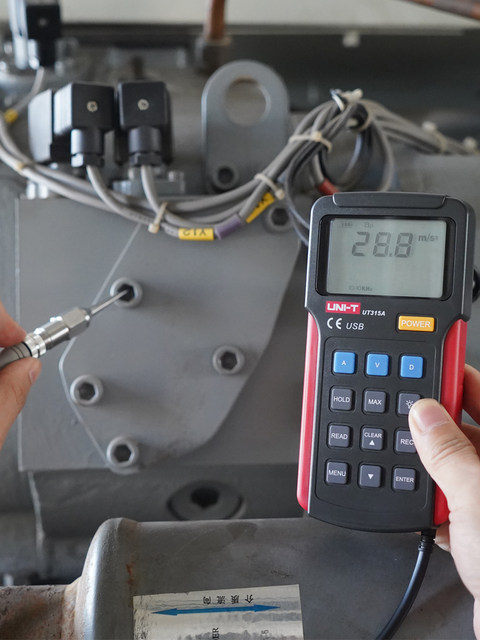 Uliide Ut311/Ut312/Ut315A High-Precision Intelligent Digital Display Vibration Meter Acceleration/Velocity/Displacement