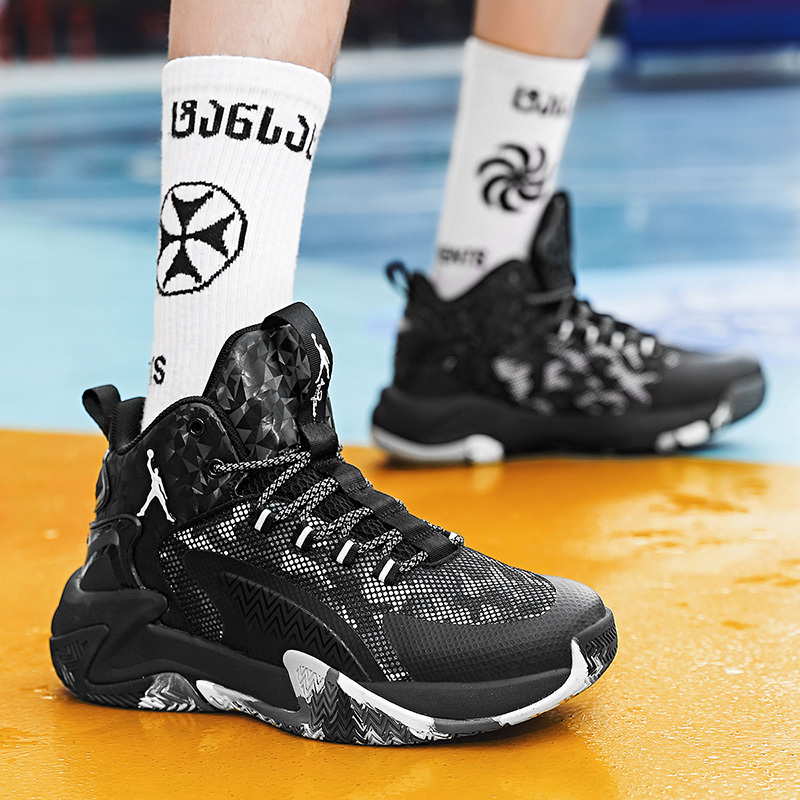 Basketball Shoes Men's Shoes 2026 Summer Breathable Black Sports Shoes Students Shock-Absorbing Wear-Resistant Non-Slip Professional Practical Sneakers