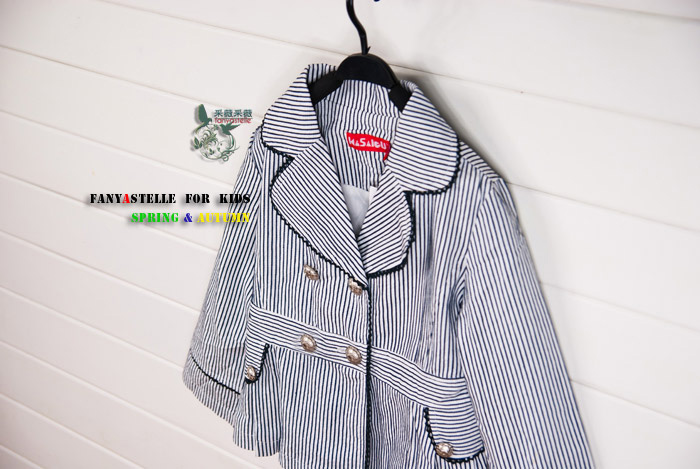 Casao thương hiệu childrens mùa xuân cô gái váy kẹp với sọc nhỏ phù hợp với áo jacket 3096 khuyến mãi.