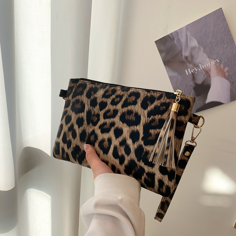 Cross-Border 2026 New Style Personalized Clutch Bag for Women, Envelope Bag, Hand-Held Bag, Korean Style Personalized Fashion Elegant Printed Bag Cross-Border 2026 New Style Personalized Clutch Bag for Women, Envelope Bag, Hand-Held Bag, Korean Style Personalized Fashion Elegant Printed Bag