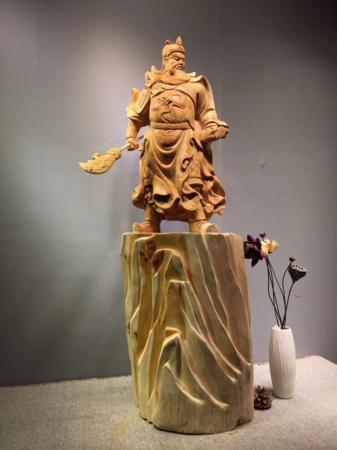 Cliff Berry Yew Guan Public Root Carving Swing Piece Big Number Wu Chaeguan Public Figure Statue of Buddha Wooden Sculptures for the Opening of a Gift