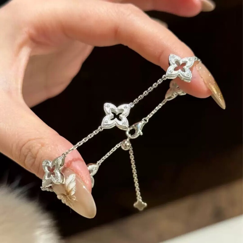 S925 Sterling Silver Plated with 18K White Gold Lucky Four-Leaf Clover Bracelet, Hollow Brushed Four-Pointed Star, Light Luxury High-End Jewelry