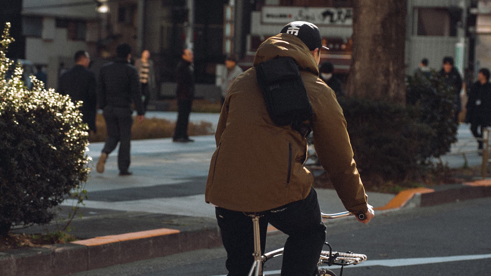 chrome notch sling bag