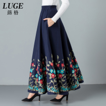  2020 new winter embroidered woolen skirt female retro long a-line skirt large size thick style large skirt