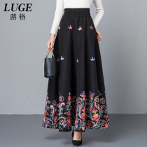  Ethnic style embroidered skirt womens autumn and winter new woolen long skirt high waist long skirt thickened woolen winter skirt