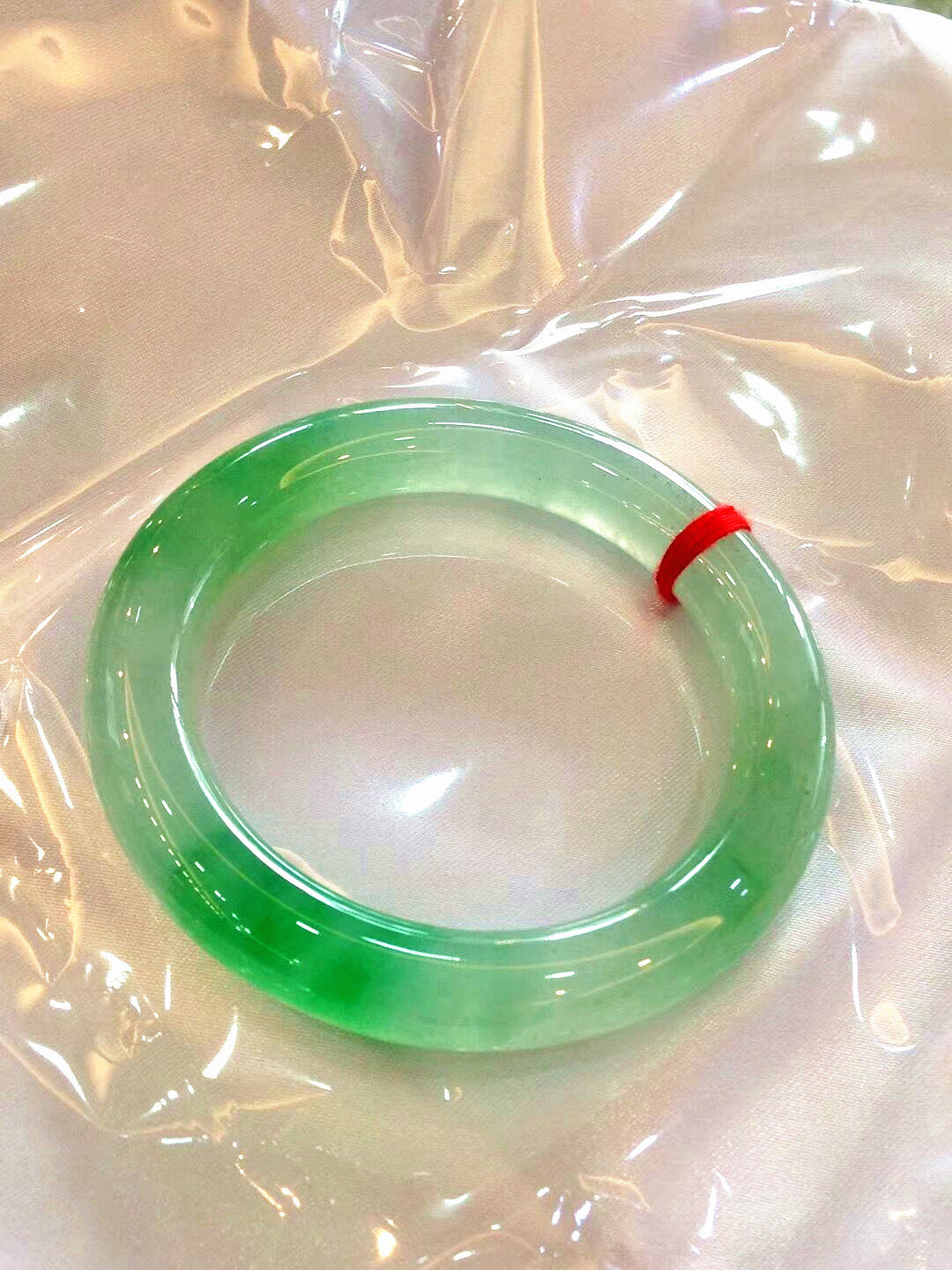 Certified natural Myanmar round emerald bracelet Floating green flower positive circle bracelet Jade bracelet women's counter hot sale