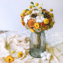 Holding dried flowers extravagant bouquets eucalyptus roses simple and fresh ins living room New House