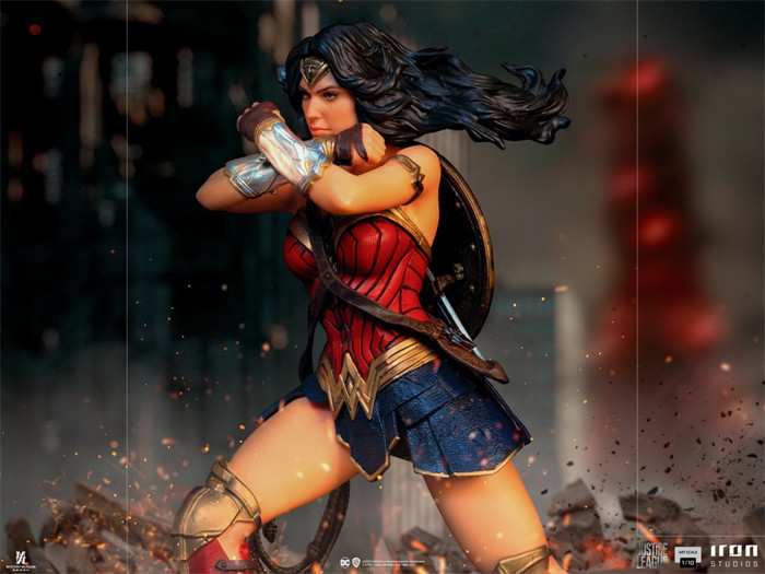 Iron Studios Wonder Woman Justice League Art Scale 1/10 Resin