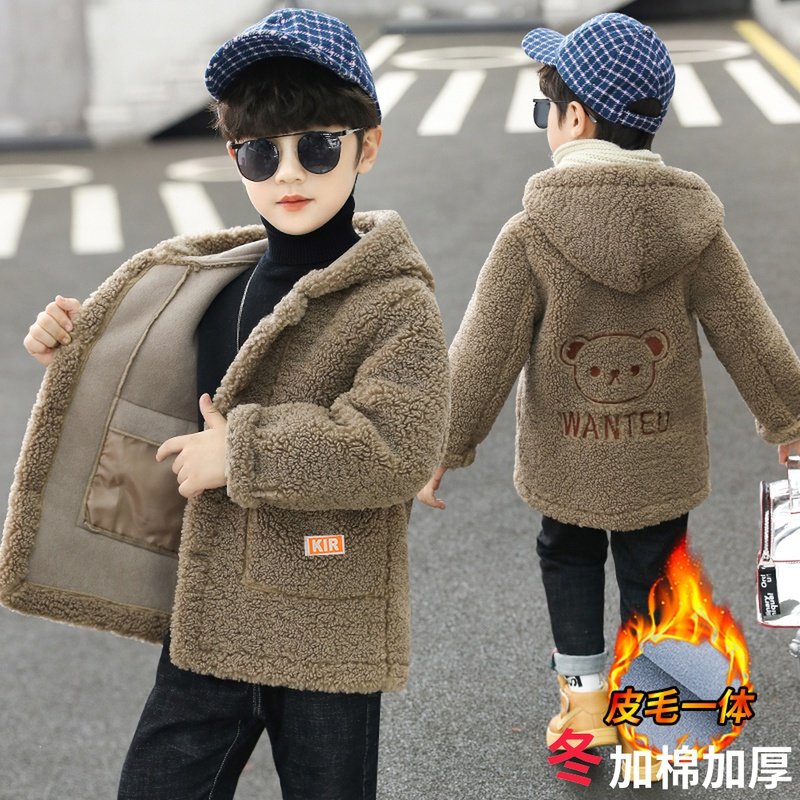 Boys' winter coat 2022 autumn and winter children's lamb velvet foreign style thick boy handsome wool sweater for big children