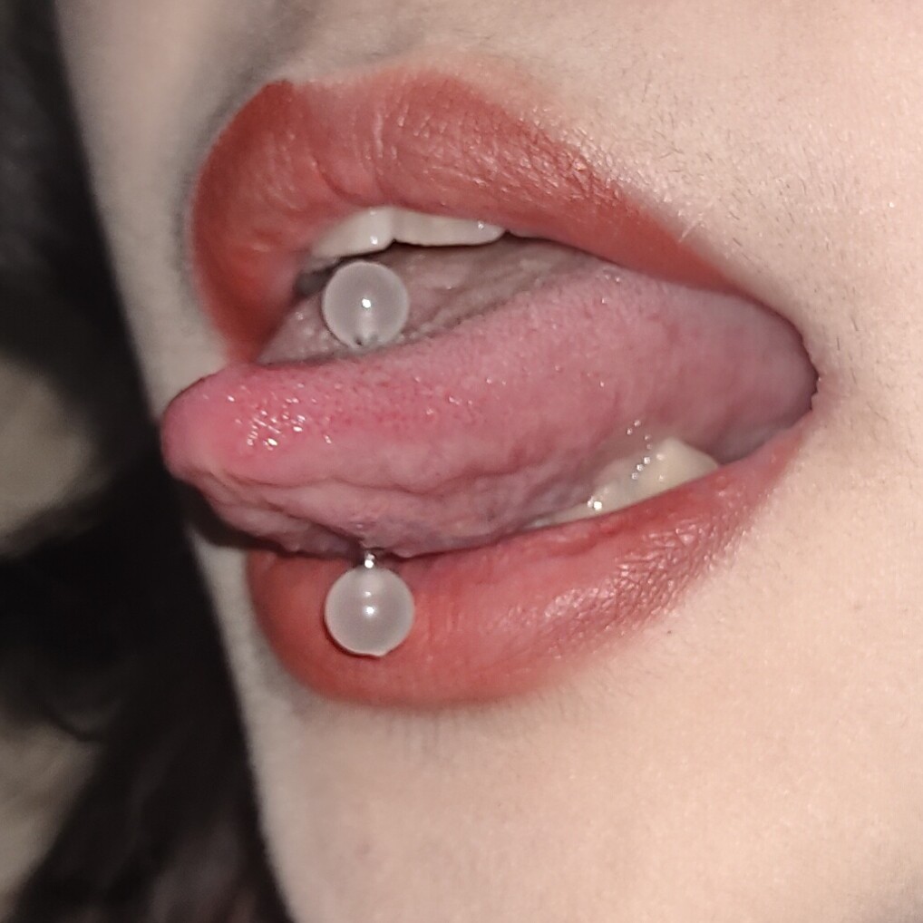 Satanic Children's Midnight Bureau Acrylic Luminous Tongue Piercings Tongue Ring Short Pole Anti-Allergic Titanium Steel Puncture