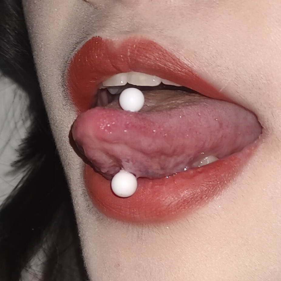 Satan's child tongue tip gentle soft pole acrylic tongue nail anti-allergic perforated tongue nail puncture ornament