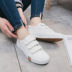 Giày trắng nữ Velcro mùa hè giày vải mới Hàn Quốc Giày sinh viên phẳng thoáng khí giày hoang dã giay the thao nu Plimsolls
