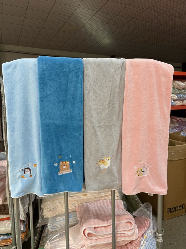 90×170cm Brand Bath Towel, Last Stock with Minor Defects, Cut Label, Softer and More Absorbent Than Pure Cotton, Enlarged and Thickened Bath Wrap 90×170cm Brand Bath Towel, Last Stock with Minor Defects, Cut Label, Softer and More Absorbent Than Pure Cotton, Enlarged and Thickened Bath Wrap