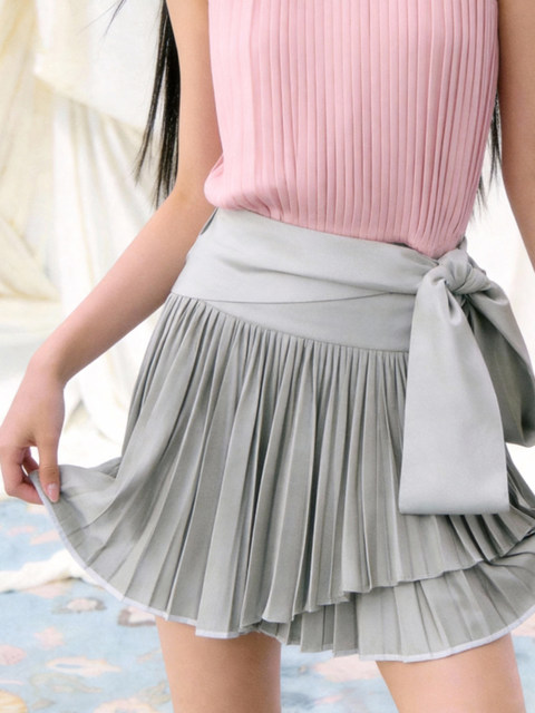 Celebrity-Inspired Pure White Moonlight Outfit Set with Stand Collar, Ribbon, Sleeveless, Gentle Style, Super Trendy 2026 Complete Set