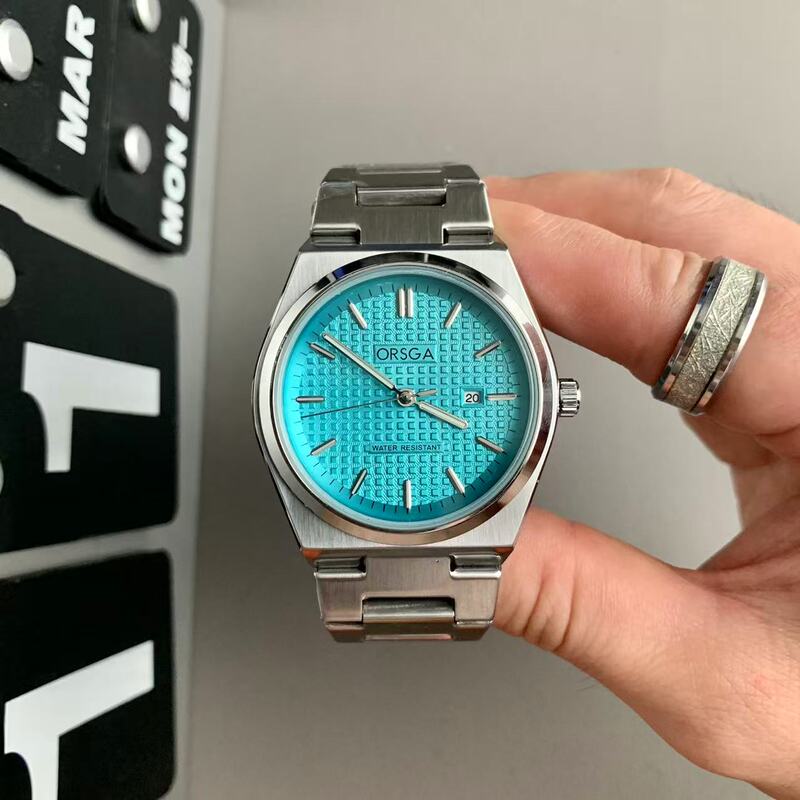 New Ultra-Thin Simple and Stylish Watch for Men, Personalized for Teenagers, Luminous Steel Band, High Appearance Value, Versatile, Trendy and Cool Quartz Watch