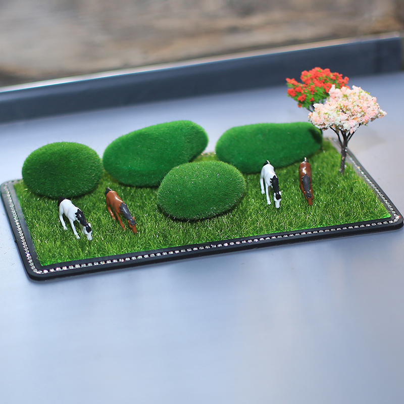 Car ornaments 2022 new high-end net red car interior accessories cute center console ornaments creative anti-skid pad set