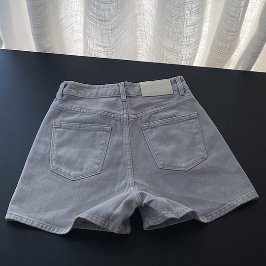 2024 Summer Slim-Fit and High-Quality High-Waisted Slimming Ash Gray Denim Shorts with Wide Legs That Are a Hit on the Streets