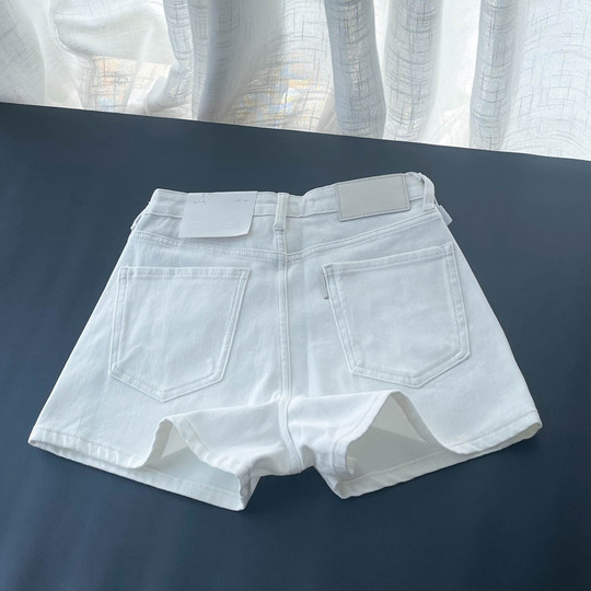 European and K-Style of 2023, New Summer Thin Wide-Leg Pants, Slimming Look, High-Waisted White Stretch A-Line Hot Pants, Fashionable