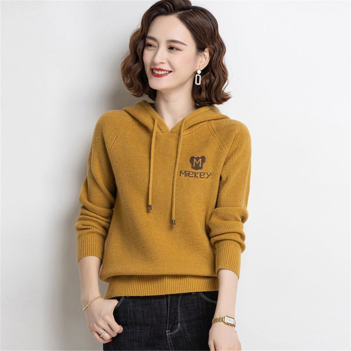 时尚字母印花连帽毛衣女2025秋季新款中年女装打底衫洋气针织上衣