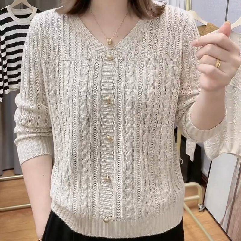 中老年女装时尚麻花V领毛衣厚款冬季新款洋气纯色百搭打底针织衫