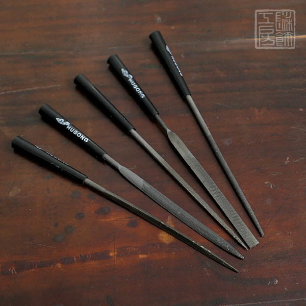 Orthopedic filing 5 pieces of metal tire with 