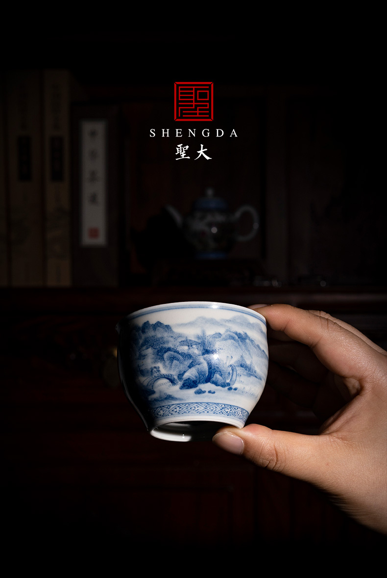 The big blue and white cylinder cup "nanshan implicit firewood" jingdezhen ceramic manual hand - made tea sample tea cup kung fu tea cups