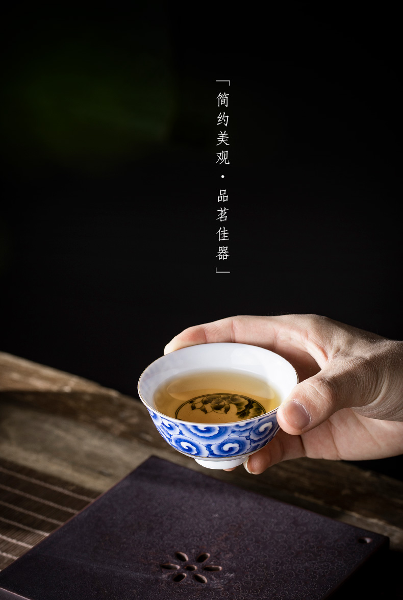 St the ceramic kung fu tea master cup hand - made jingdezhen blue and white jade mud xiangyun grain master cup tea set manually