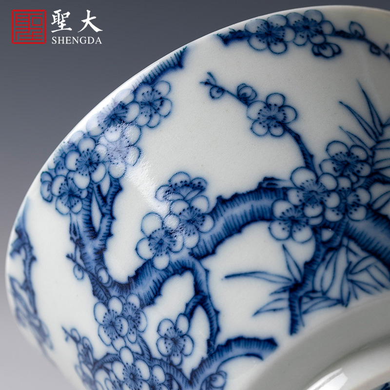 The big cup sample tea cup of pure hand - made ceramic kungfu jingdezhen blue and white uncluttered name plum flower pattern master cup tea by hand