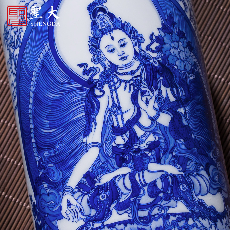 The large blue and white white tara ceramic curios hand - made wooden stick bottles of jingdezhen porcelain floret bottle act The role ofing is tasted furnishing articles