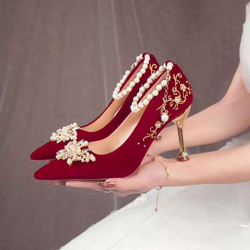 Red engagement shoes, bridal shoes, Xiuhe wedding dress, two-in-one design, 2026 new Chinese style maternity toast dress, high heels, stiletto heels.