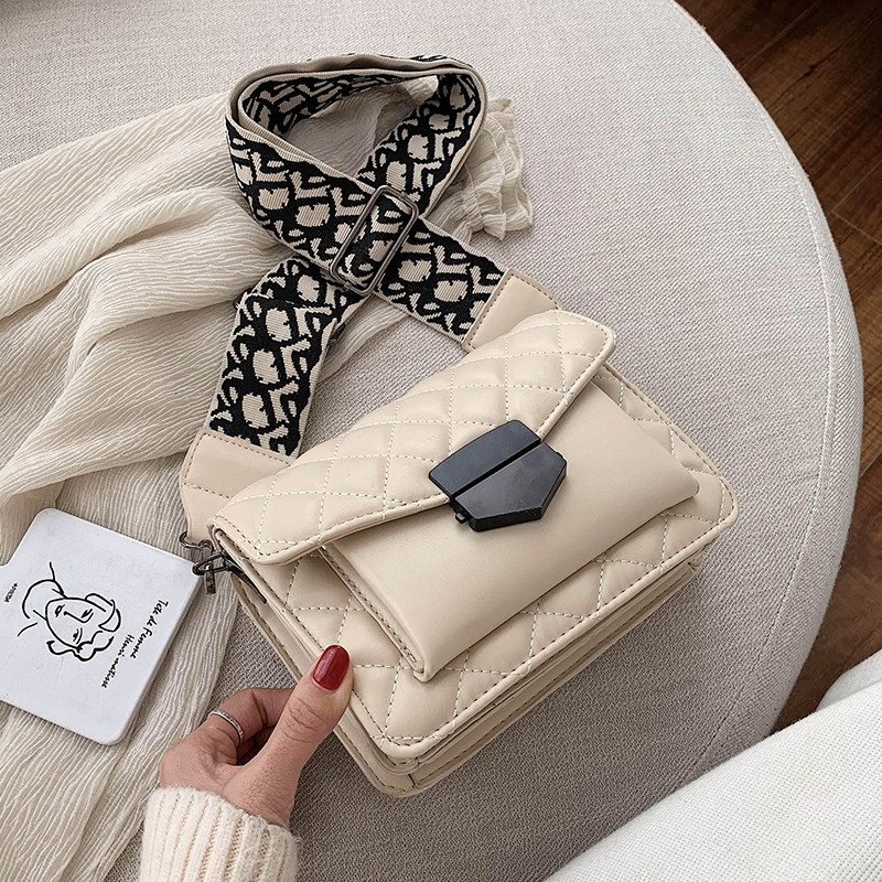 Casual Advanced senses French small crowdsourcing women 2020 new magogue 100 lap single shoulder broadband inclined shoulder bag