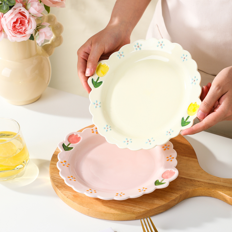 Tulip Ceramic Plate Household Tableware 2026 New Model High Aesthetic Underglaze Color Dinner Plate Beautiful and Attractive Dish Plate