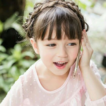 Foreign female baby poster cute doll sticker Gilada Moran poster mixed blood baby painting pregnant baby sticker