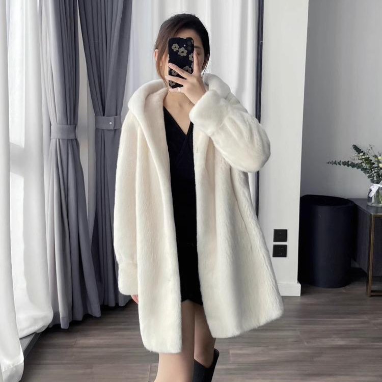 One-Piece Hooded Mink Fur Coat for Women, Full Mink Fur Jacket, Winter 2026 Hot Item