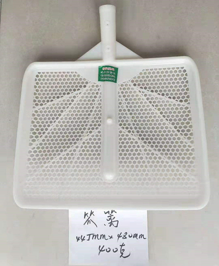 Plastic skimmer Plastic colander Paddy field grass fishing tools are durable