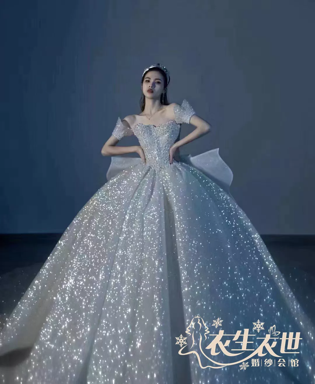 Аренда свадебного платья невесты бренда Li Mulan подлинное, тонкое, безрукавное, плечи-обнажённые, приветствование главного свадебного платья, два варианта ношения
